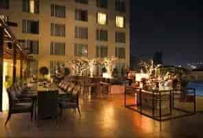 Hotel Courtyard